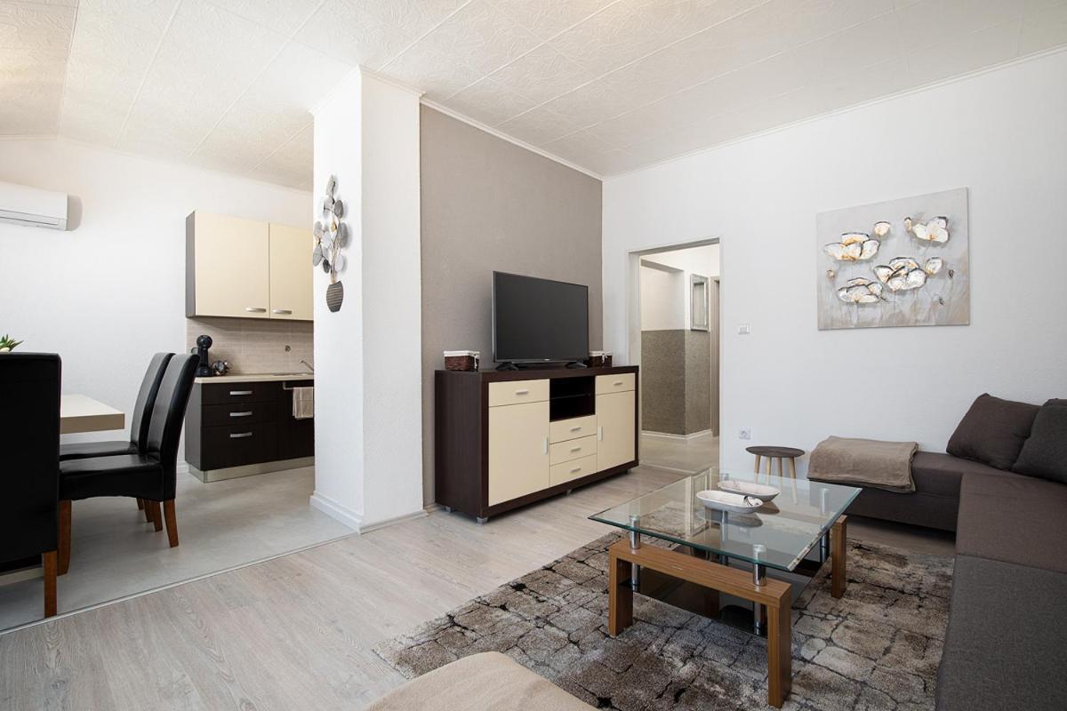 Apartment Aston Pula Buitenkant foto