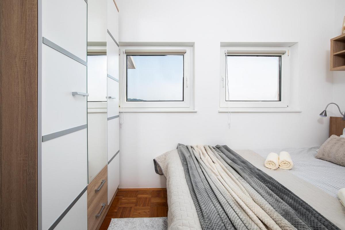Apartment Aston Pula Buitenkant foto